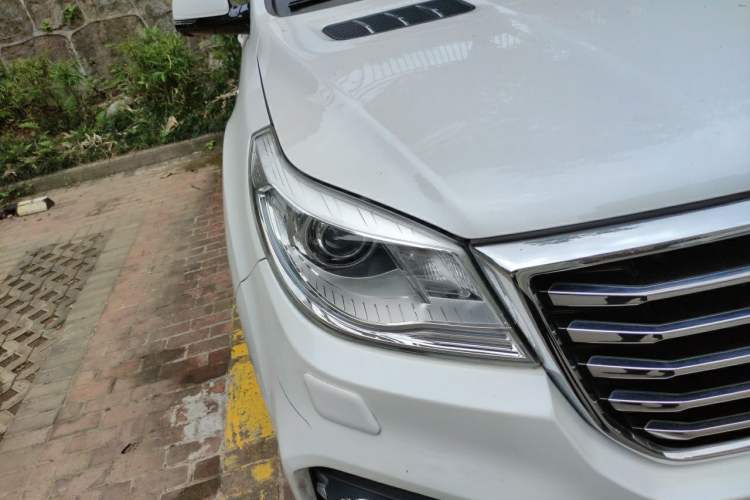 Used Haval H9 2017 2.0T Diesel 4x4 Premium 5-Seater Right Front Headlight