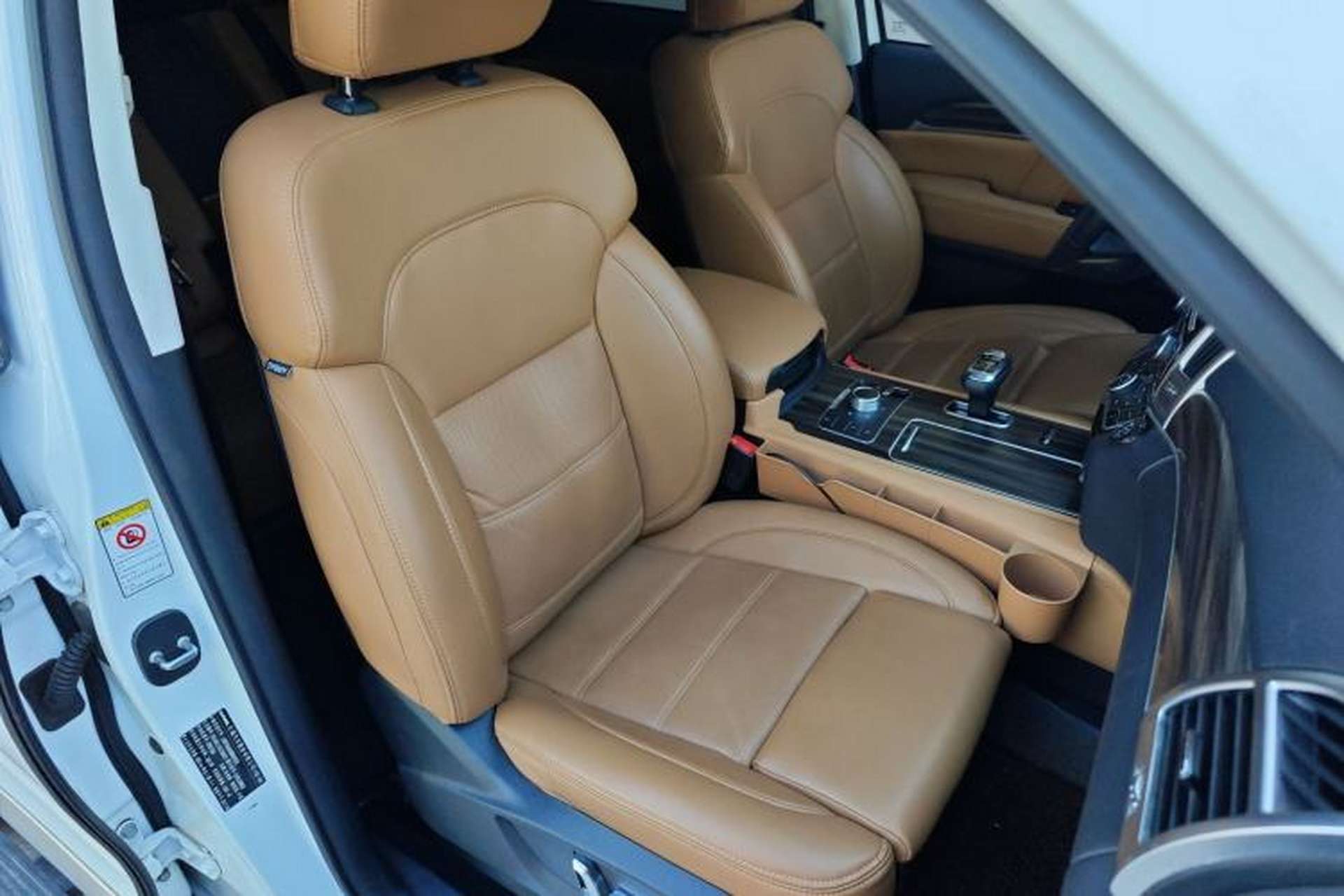 Used Haval H9 2017 2.0T Gasoline 4x4 Premium 5-Seater Right Front Seat