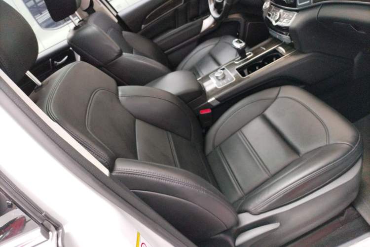 Used Haval H9 2017 2.0T Gasoline 4x4 Comfort Edition 5 Seats Right Front Seat