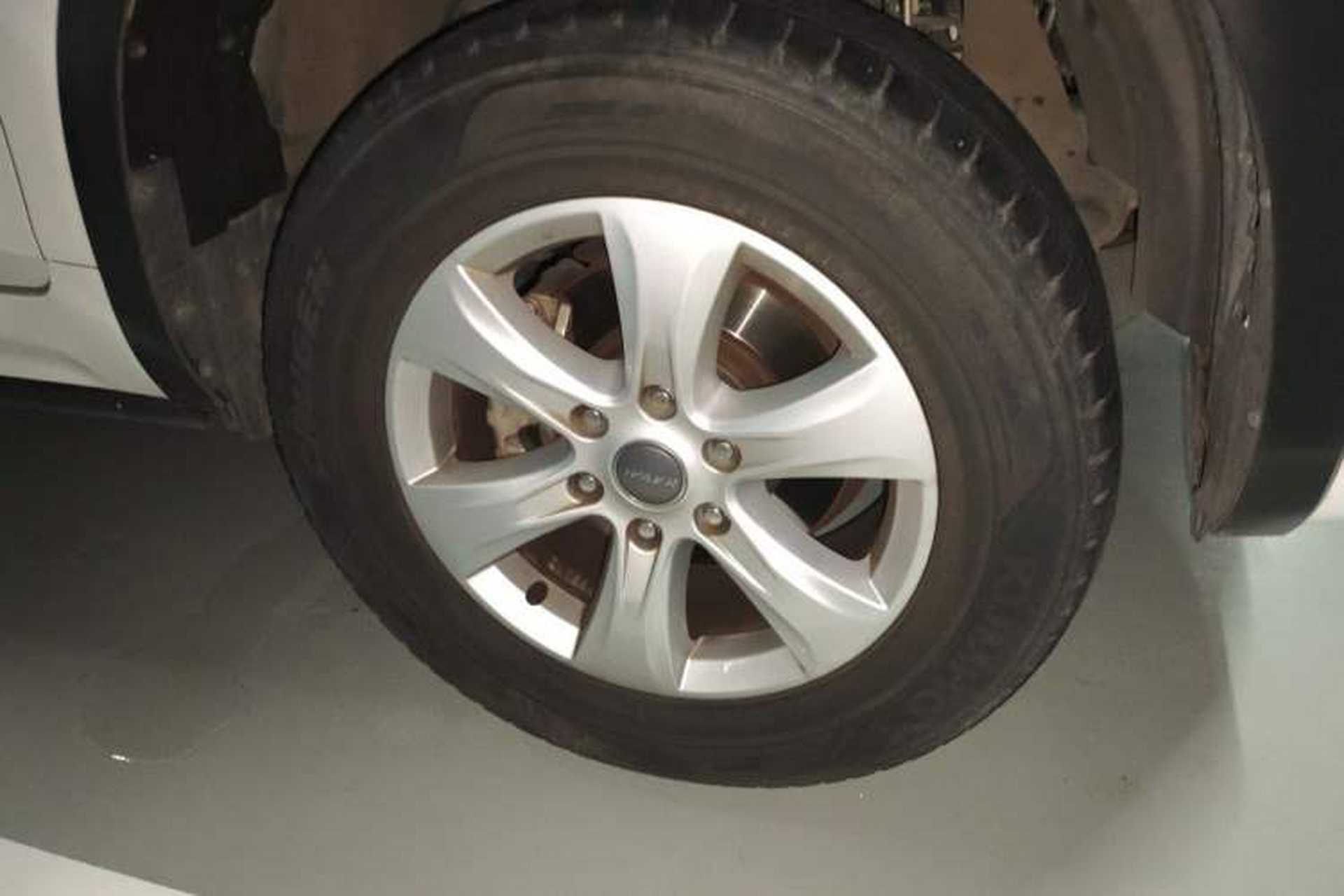 Used Haval H9 2017 2.0T Gasoline 4x4 Prestige Model 7 Seats Right Front Wheel Hub