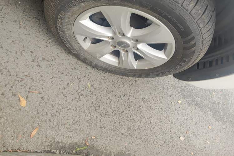 Used Haval H9 2017 2.0T Gasoline 4x4 Luxury 7-Seater Right Front Wheel Hub