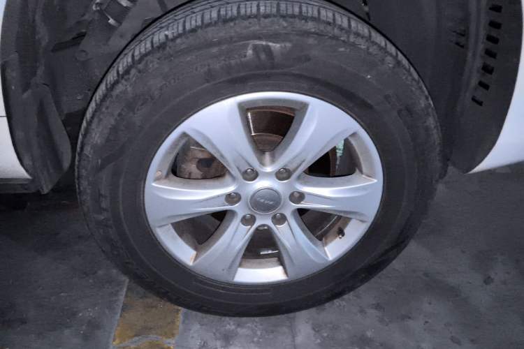 Used Haval H9 2017 2.0T Diesel 4x4 Premium 5-Seater Right Front Wheel Hub