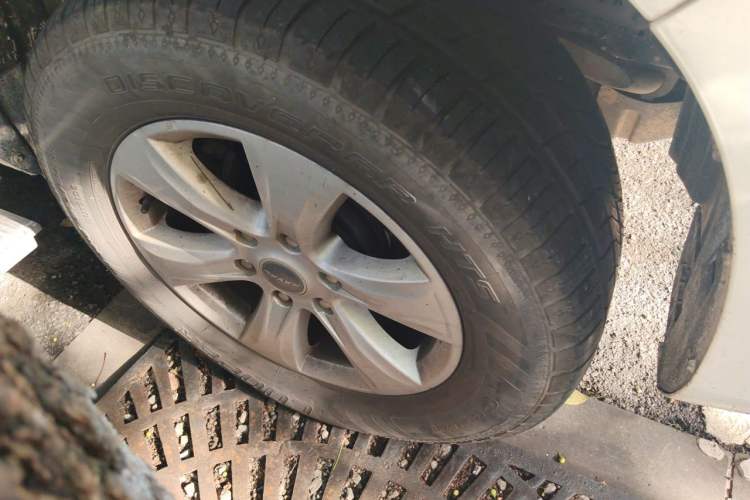 Used Haval H9 2017 2.0T Gasoline 4x4 Luxury 7-Seater Right Front Wheel Hub