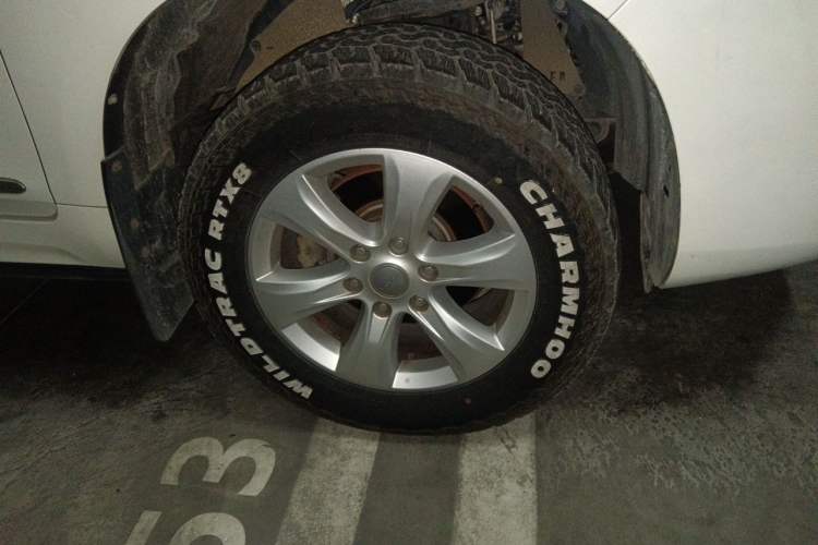 Used Haval H9 2017 2.0T Gasoline 4x4 Prestige Model 7 Seats Right Front Wheel Hub