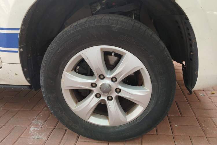 Used Haval H9 2017 2.0T Gasoline 4x4 Prestige Model 7 Seats Right Front Wheel Hub