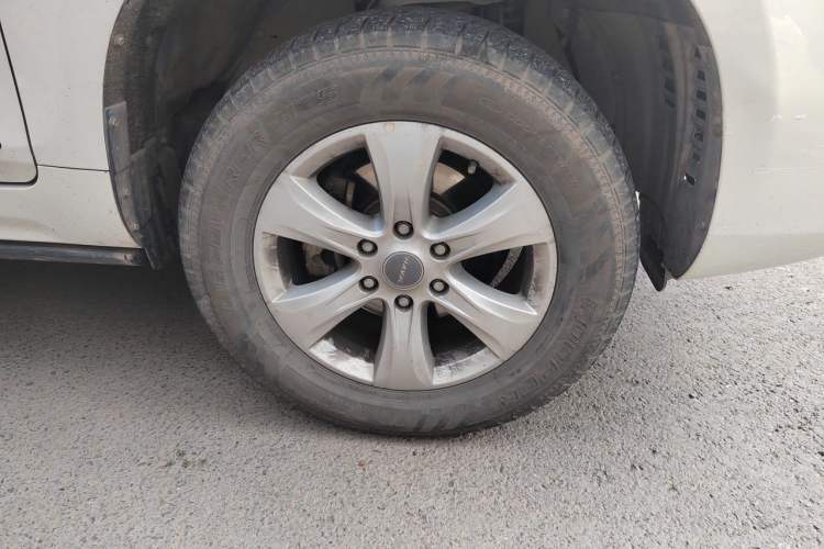 Used Haval H9 2017 2.0T Gasoline 4x4 Prestige Model 7 Seats Right Front Wheel Hub