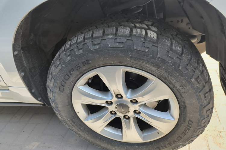 Used Haval H9 2017 2.0T Gasoline 4x4 Premium 5-Seater Right Front Wheel Hub