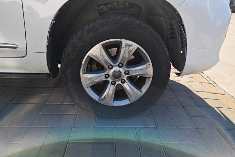 Used Haval H9 2017 2.0T Gasoline 4x4 Prestige Model 7 Seats Right Front Wheel Hub