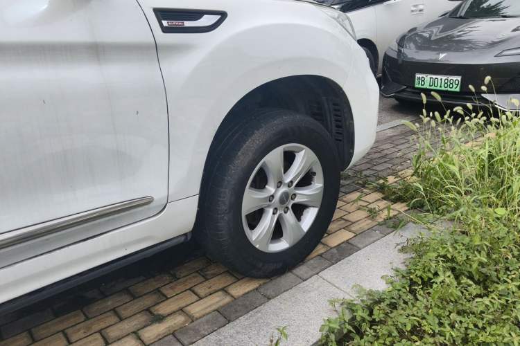 Used Haval H9 2017 2.0T Gasoline 4x4 Luxury 7-Seater Right Front Wheel Hub