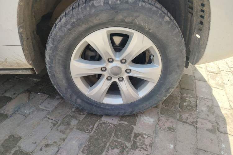 Used Haval H9 2017 2.0T Gasoline 4x4 Luxury 7-Seater Right Front Wheel Hub
