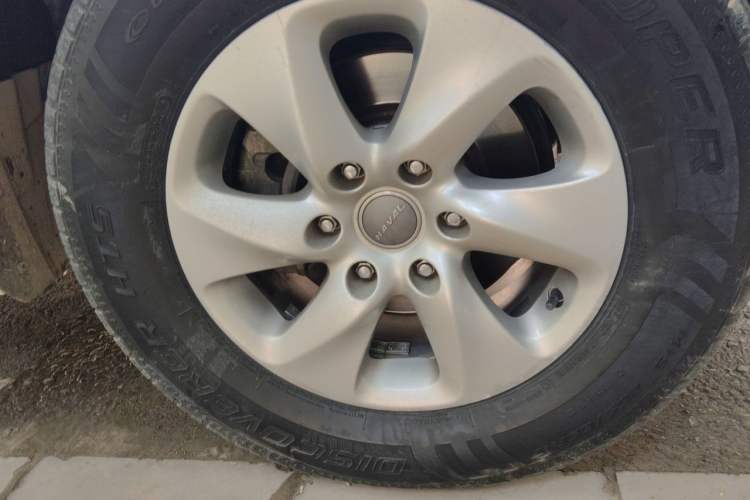 Used Haval H9 2017 2.0T Gasoline 4x4 Comfort Edition 5 Seats Right Front Wheel Hub