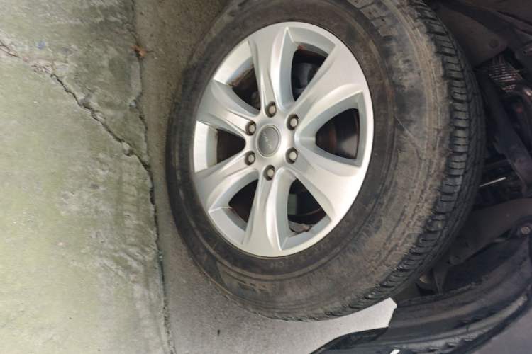 Used Haval H9 2017 2.0T Gasoline 4x4 Premium 5-Seater Right Front Wheel Hub