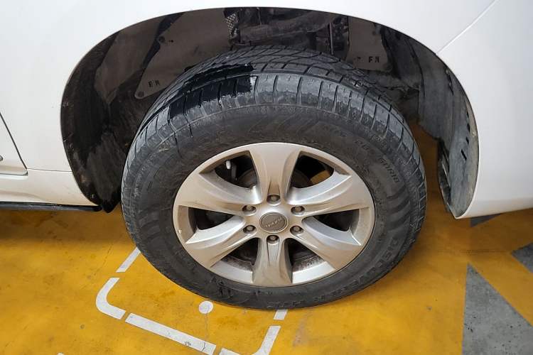 Used Haval H9 2017 2.0T Gasoline 4x4 Premium 5-Seater Right Front Wheel Hub