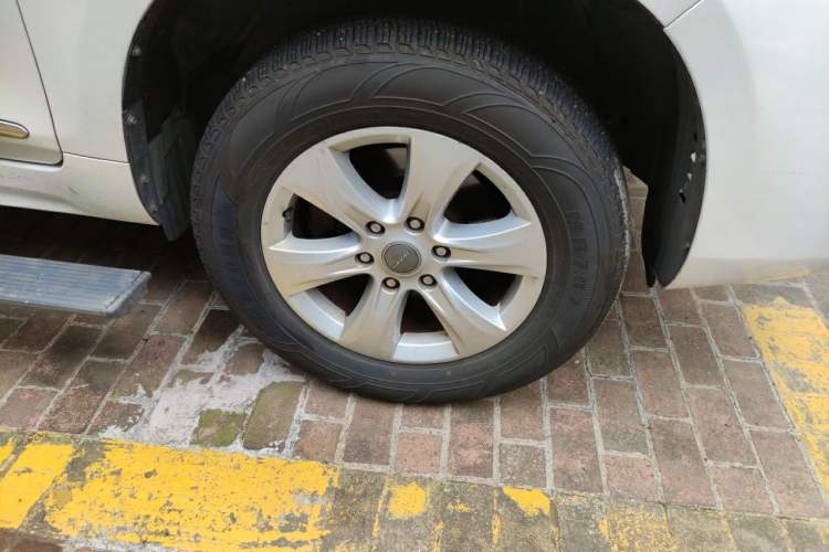 Used Haval H9 2017 2.0T Diesel 4x4 Premium 5-Seater Right Front Wheel Hub