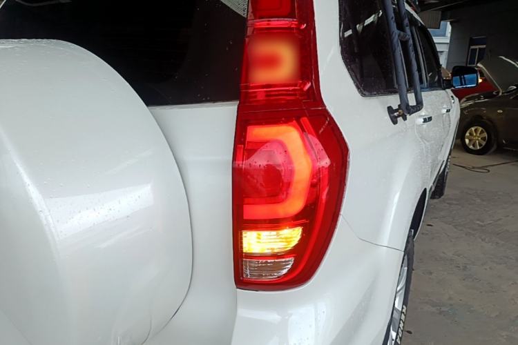 Used Haval H9 2017 2.0T Gasoline 4x4 Luxury 7-Seater Right Rear Taillight
