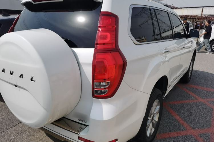 Used Haval H9 2017 2.0T Gasoline 4x4 Premium 5-Seater Right Rear Taillight