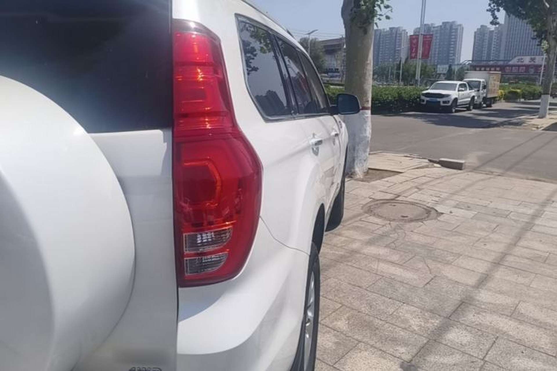 Used Haval H9 2017 2.0T Gasoline 4x4 Premium 5-Seater Right Rear Taillight