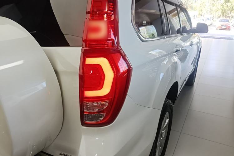 Used Haval H9 2017 2.0T Gasoline 4x4 Premium 5-Seater Right Rear Taillight