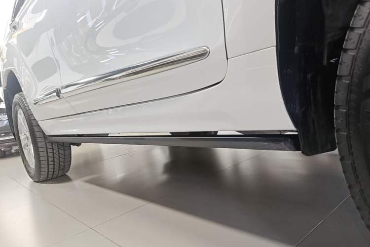 Used Haval H9 2017 2.0T Gasoline 4x4 Premium 5-Seater Right Side Sill