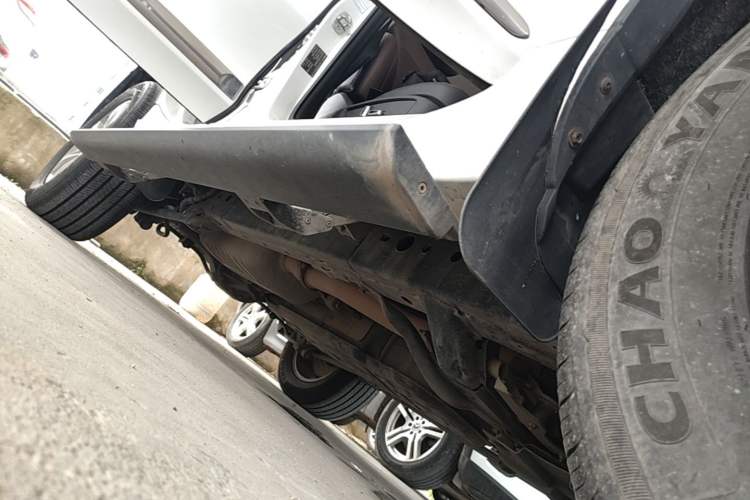 Used Haval H9 2017 2.0T Diesel 4x4 Premium 5-Seater Right Side Sill