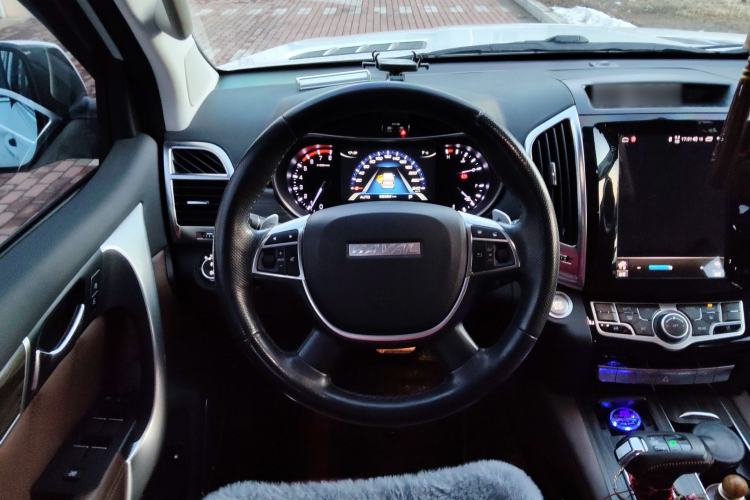 Used Haval H9 2017 2.0T Gasoline 4x4 Luxury 7-Seater Steering Wheel