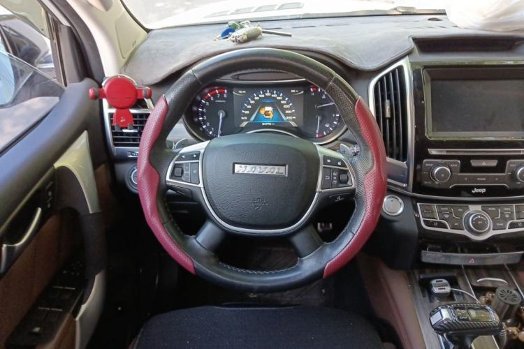 Used Haval H9 2017 2.0T Gasoline 4x4 Premium 5-Seater Steering Wheel