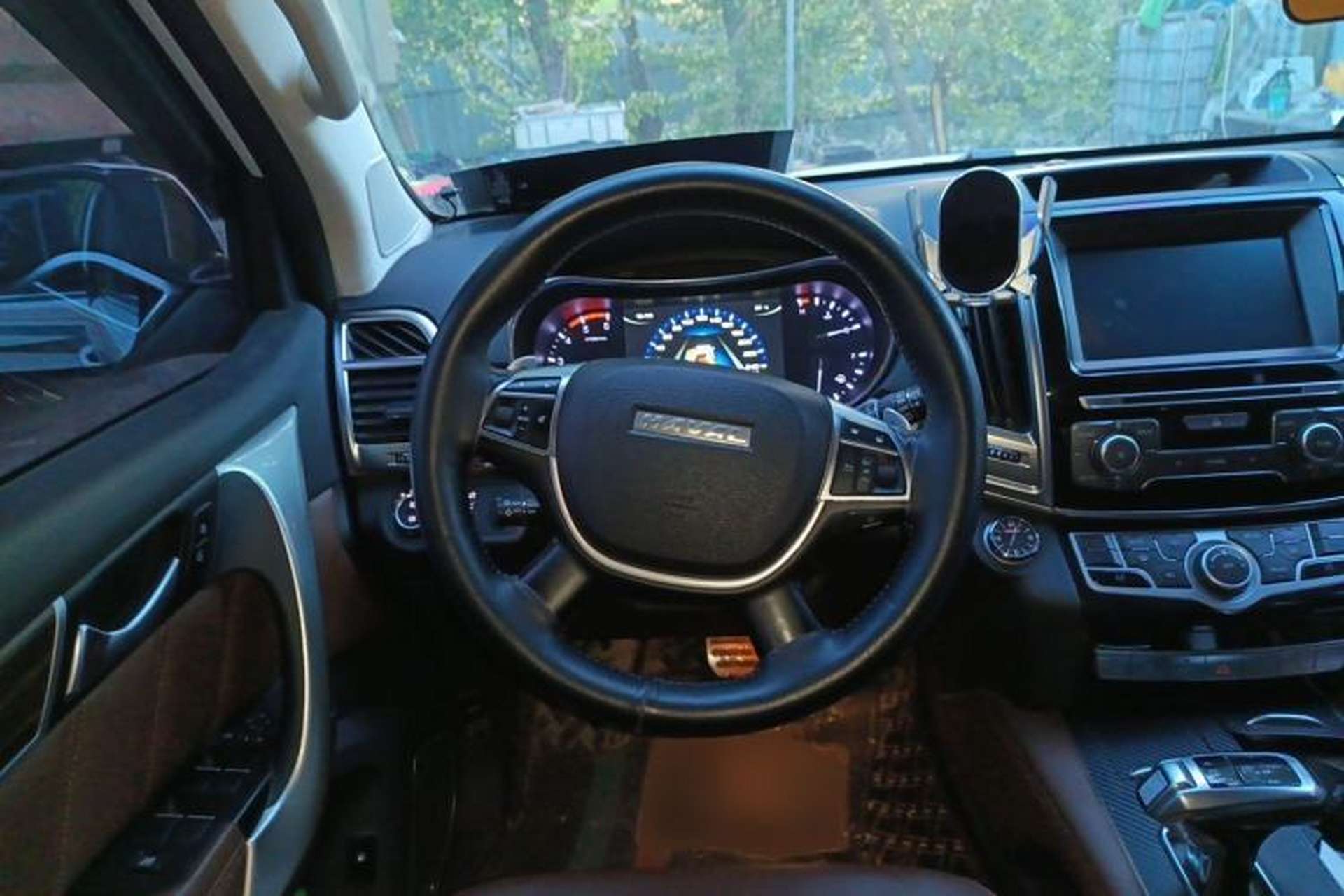 Used Haval H9 2017 2.0T Diesel 4x4 Luxury 7-Seater Steering Wheel