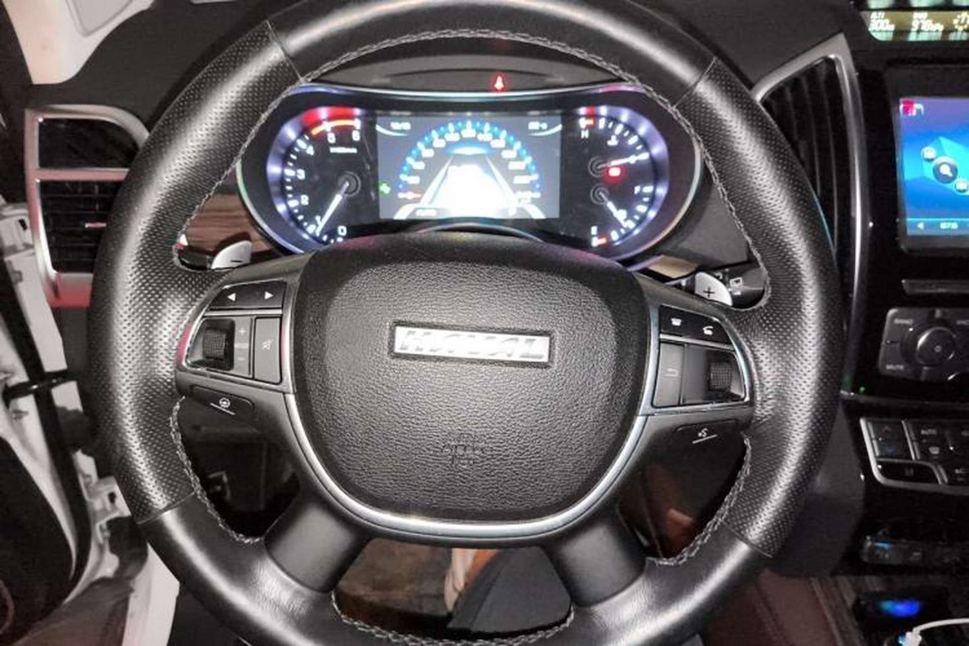 Used Haval H9 2017 2.0T Diesel 4x4 Premium 5-Seater Steering Wheel