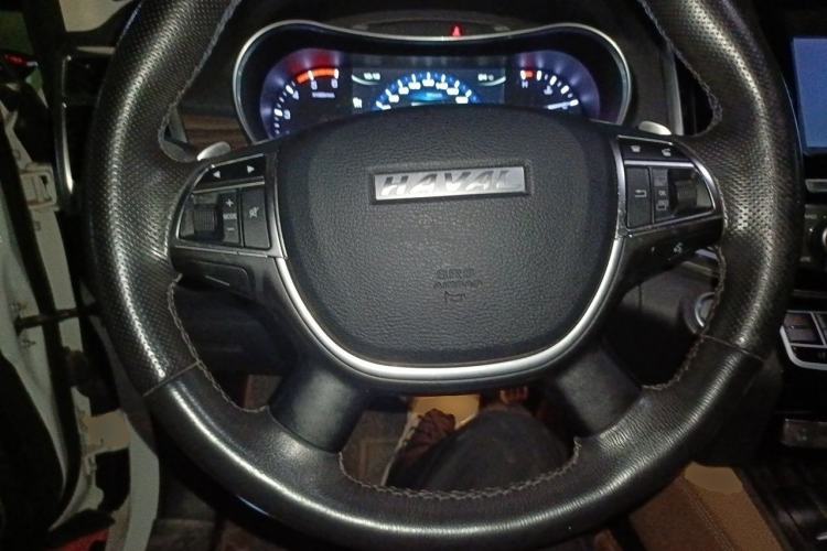 Used Haval H9 2017 2.0T Diesel 4x4 Premium 5-Seater Steering Wheel