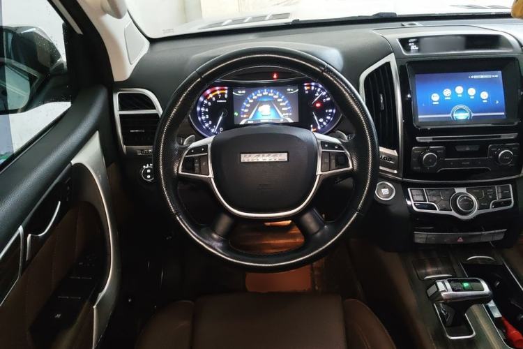 Used Haval H9 2017 2.0T Gasoline 4x4 Premium 5-Seater Steering Wheel