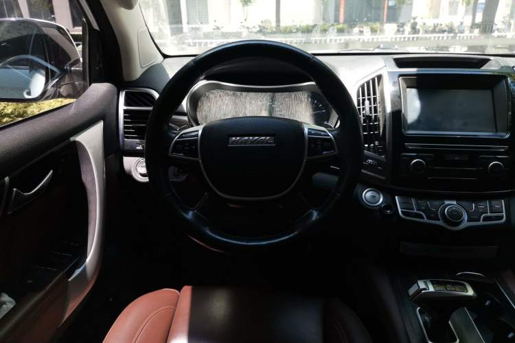 Used Haval H9 2017 2.0T Diesel 4x4 Luxury 7-Seater Steering Wheel