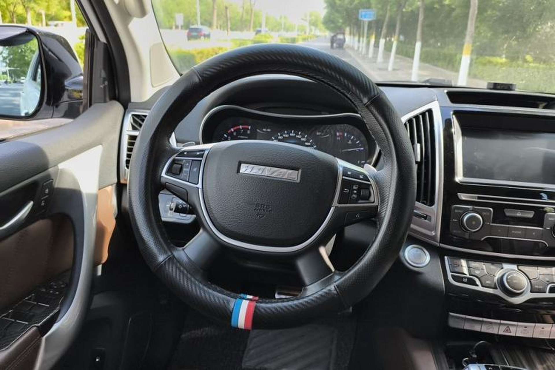 Used Haval H9 2017 2.0T Gasoline 4x4 Premium 5-Seater Steering Wheel
