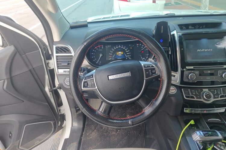 Used Haval H9 2017 2.0T Gasoline 4x4 Luxury 7-Seater Steering Wheel