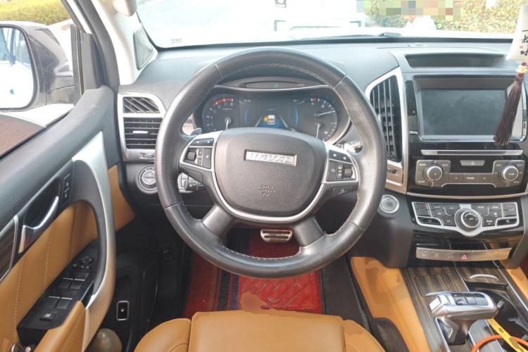 Used Haval H9 2017 2.0T Gasoline 4x4 Premium 5-Seater Steering Wheel