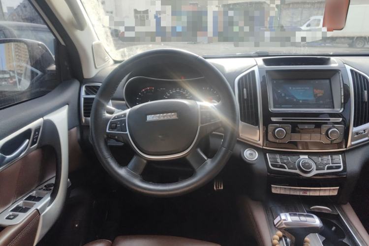 Used Haval H9 2017 2.0T Gasoline 4x4 Prestige Model 7 Seats Steering Wheel