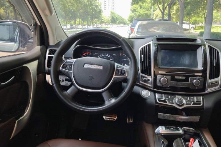 Used Haval H9 2017 2.0T Gasoline 4x4 Comfort Edition 5 Seats Steering Wheel
