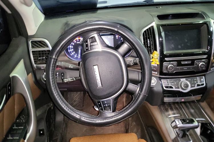 Used Haval H9 2017 2.0T Gasoline 4x4 Premium 5-Seater Steering Wheel