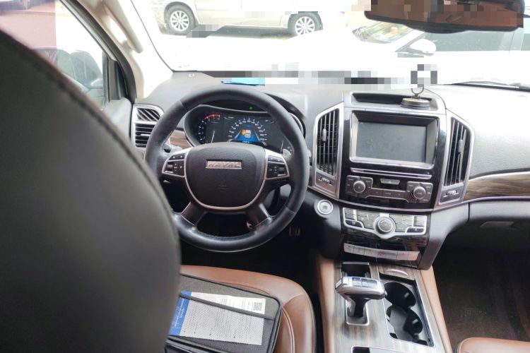 Used Haval H9 2017 2.0T Gasoline 4x4 Luxury 7-Seater Steering Wheel