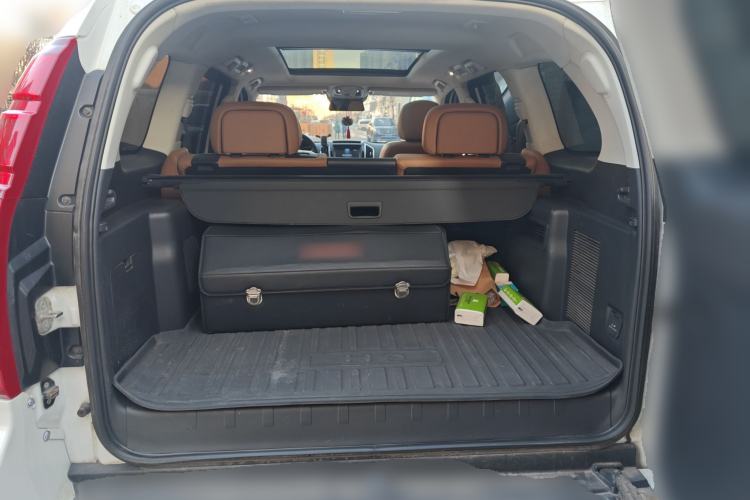 Used Haval H9 2017 2.0T Gasoline 4x4 Premium 5-Seater Trunk