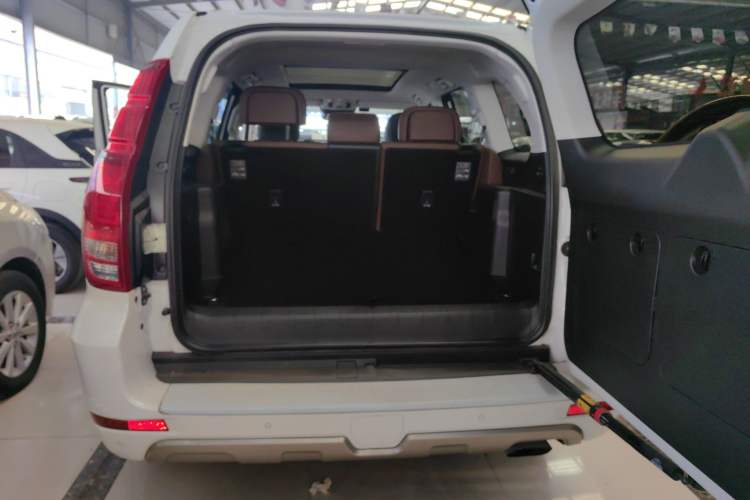 Used Haval H9 2017 2.0T Gasoline 4x4 Premium 5-Seater Trunk