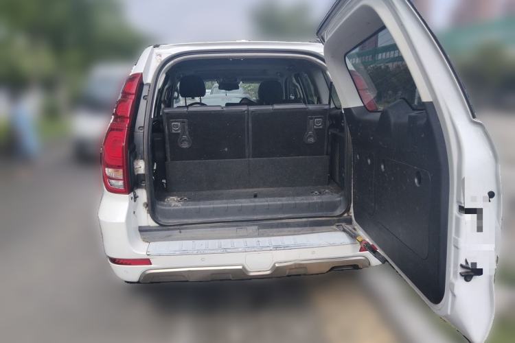 Used Haval H9 2017 2.0T Gasoline 4x4 Luxury 7-Seater Trunk