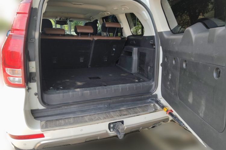 Used Haval H9 2017 2.0T Gasoline 4x4 Comfort Edition 5 Seats Trunk