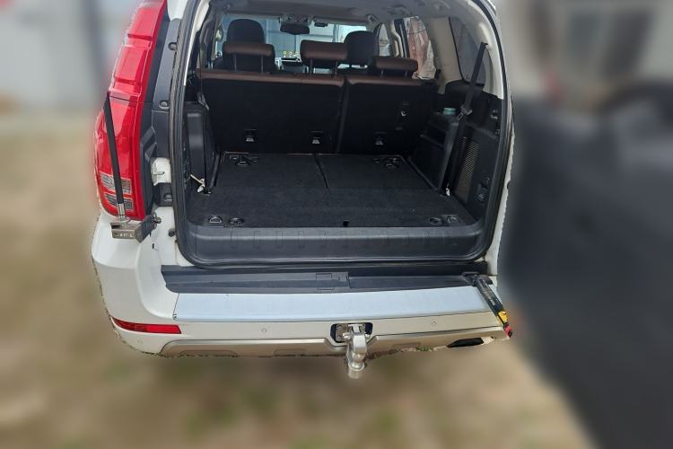 Used Haval H9 2017 2.0T Gasoline 4x4 Luxury 7-Seater Trunk
