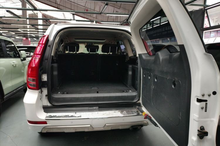 Used Haval H9 2017 2.0T Gasoline 4x4 Comfort Edition 5 Seats Trunk