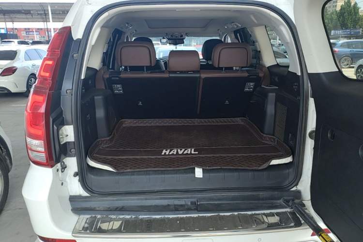 Used Haval H9 2017 2.0T Diesel 4x4 Premium 5-Seater Trunk