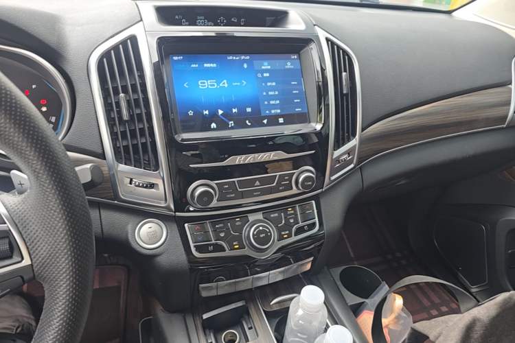 Used Haval H9 2020 2.0T Gasoline 4WD Premium Edition 5 Seats Audio And AC Panel