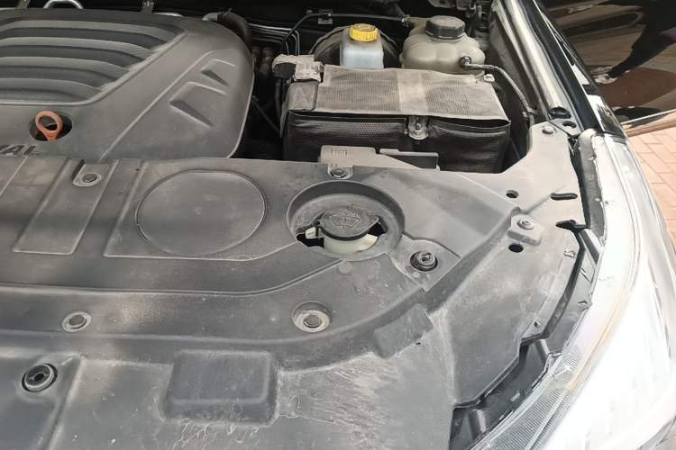 Used Haval H9 2020 2.0T Gasoline 4WD Premium Edition 5 Seats Engine Bay Left