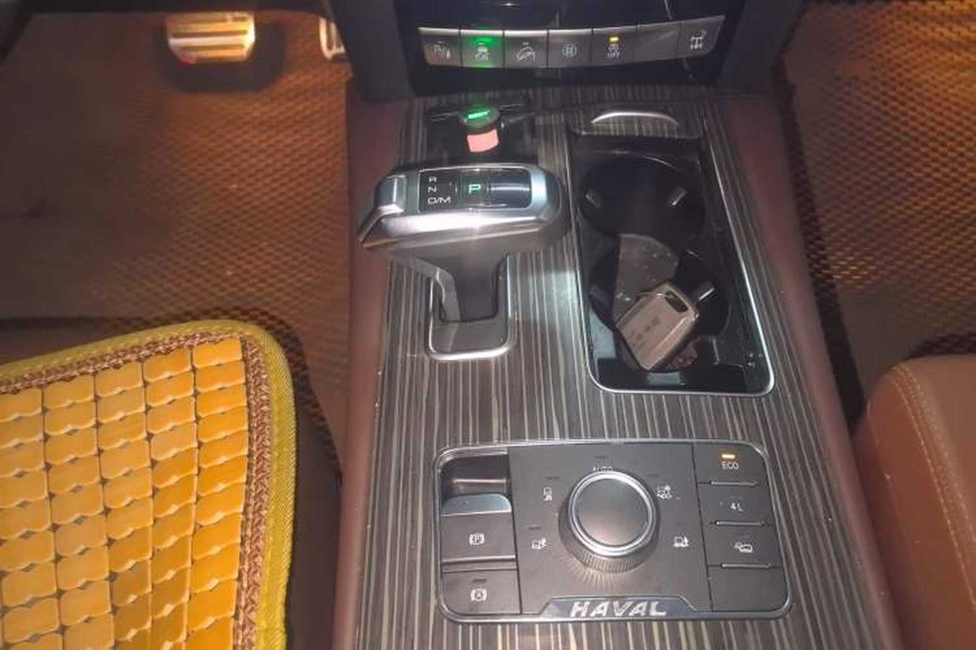 Used Haval H9 2020 2.0T Gasoline 4x4 Luxury 7-Seater Gear Lever