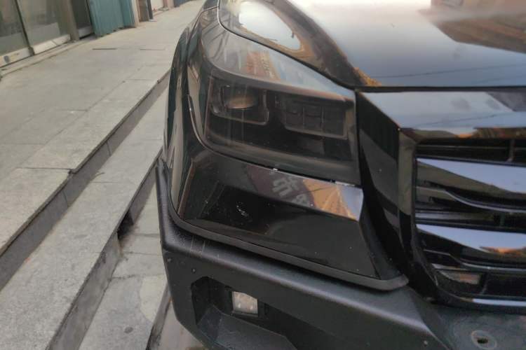 Used Haval H9 2020 2.0T Gasoline 4x4 Luxury 7-Seater Right Front Headlight