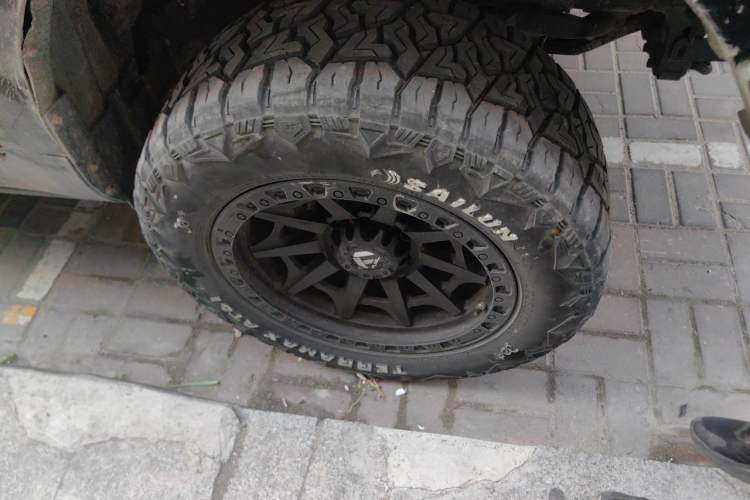Used Haval H9 2020 2.0T Gasoline 4x4 Luxury 7-Seater Right Front Wheel Hub